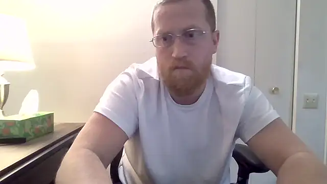 Snapshot of tytheexhibionist chatting on May 4, 2:35 pm tytheexhibionist online show from May 4, 2:35 pm