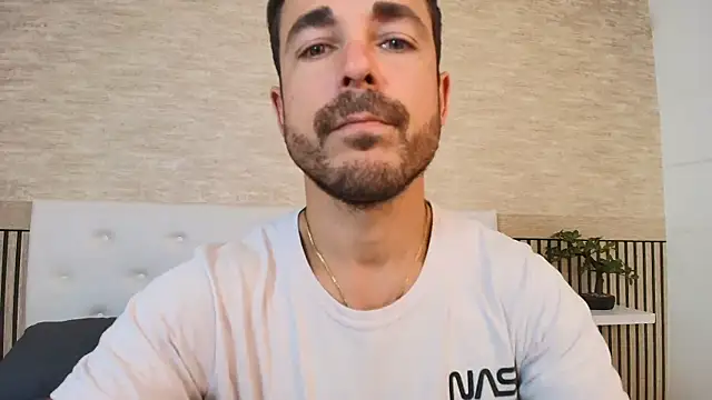 Adams Sanz online show from April 8, 8:20 pm