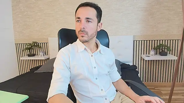 Adams Sanz online show from April 9, 7:30 pm