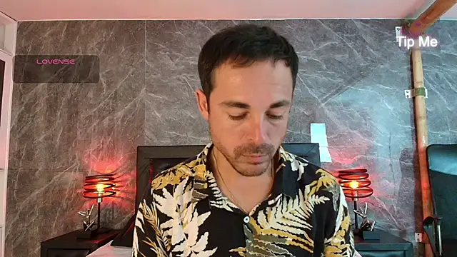 Adams Sanz online show from April 22, 8:21 pm