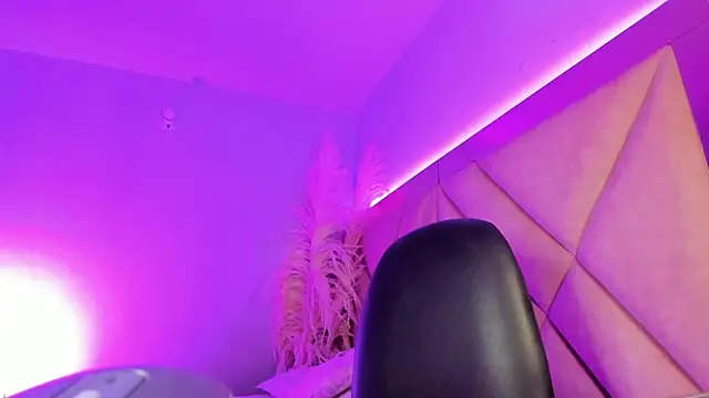Snapshot of Alanah_connory chatting on June 22, 2:14 pm Alanah connory online show from June 22, 2:14 pm