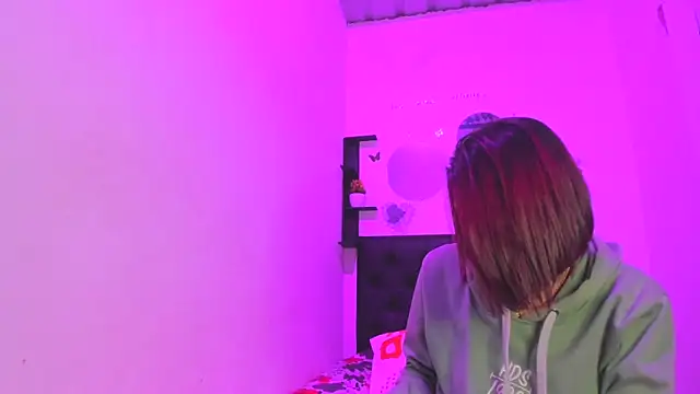 sapphire brown20 online show from April 18, 1:09 am