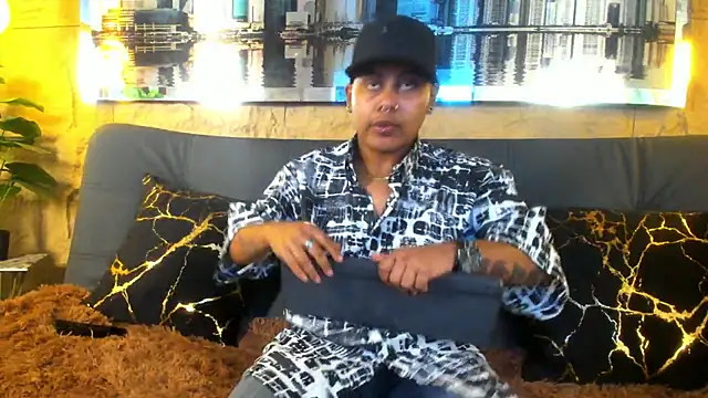 Noha  scott online show from April 23, 3:08 am