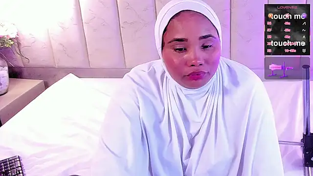 Camila-Rose online show from March 19, 9:35 am