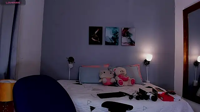 KimTaylorW online show from April 23, 2:46 am