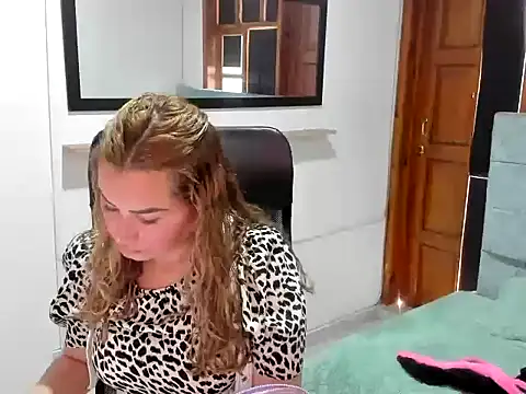 Julieta star  online show from March 3, 7:09 pm