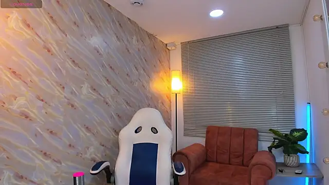 PreettyMoon online show from March 3, 11:27 am