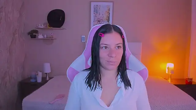 Dollhell online show from April 20, 11:57 am