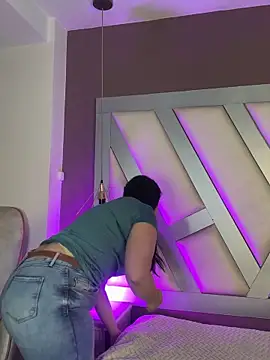 Ashleeyprincess01 online show from April 20, 12:19 pm