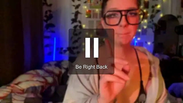 moonvampiq online show from March 7, 7:44 pm