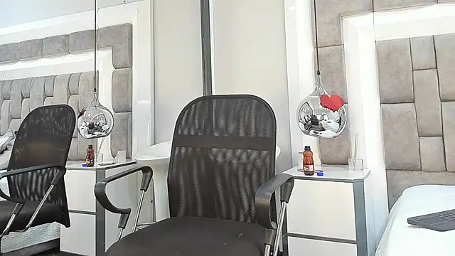 Austin Reedss online show from February 24, 3:21 pm