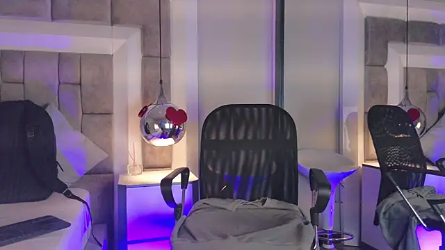 Austin Reedss online show from April 10, 2:44 pm