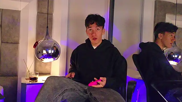 Austin Reedss online show from April 19, 12:26 pm