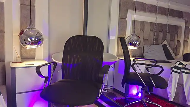 Austin Reedss online show from April 22, 2:40 pm