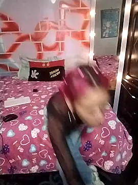 StyleCandy online show from March 10, 6:02 pm