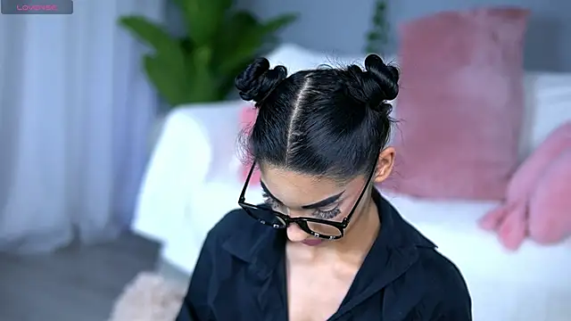 AvaCalvert online show from March 29, 6:19 pm