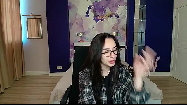 AmandaRaysi online show from March 23, 8:18 am