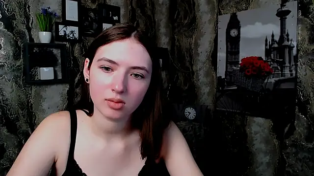 Snapshot of AnnaFlirt_ chatting on May 1, 10:20 am AnnaFlirt online show from May 1, 10:20 am