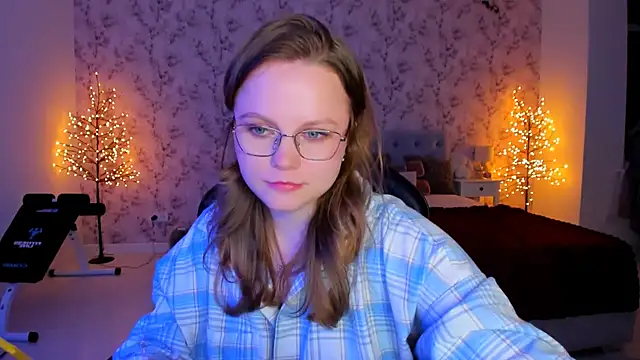 AngellaRud online show from March 5, 9:00 pm