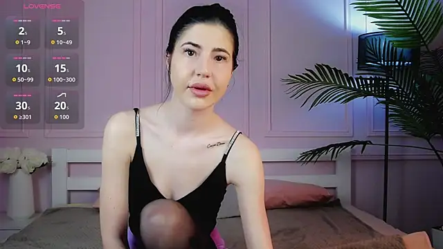 EmilyRamsey online show from April 29, 8:26 pm