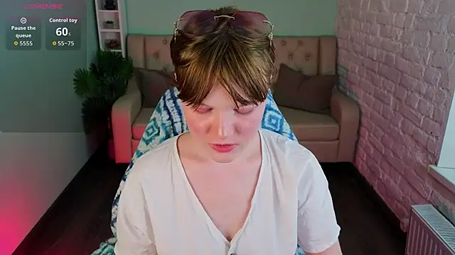  DreamLuna1  online show from April 21, 1:50 pm