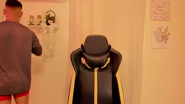 sexy andres01 online show from March 18, 1:36 pm