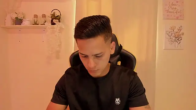 sexy andres01 online show from March 19, 3:16 pm