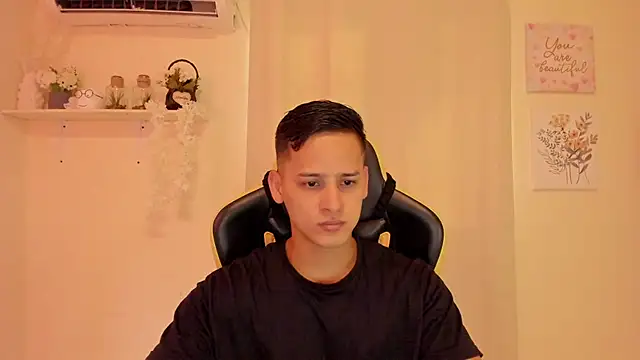 sexy andres01 online show from March 21, 1:26 pm