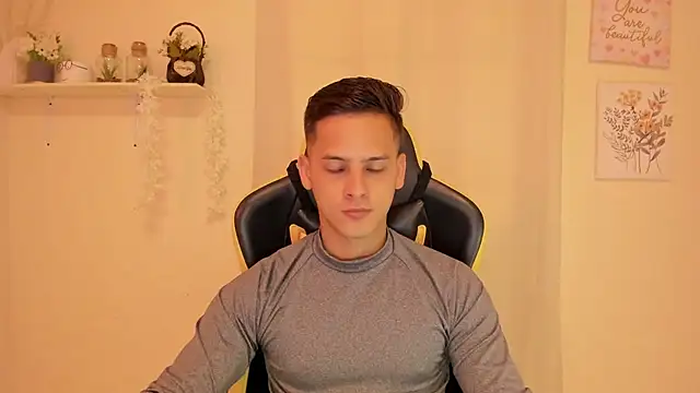 sexy andres01 online show from April 18, 1:59 pm