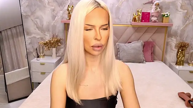 EvaXElfi online show from April 19, 12:22 am