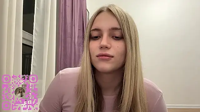 DebiCoppolino online show from February 24, 7:34 pm