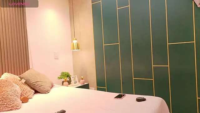 DaliaHills online show from March 3, 12:11 pm