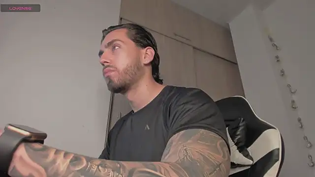 Axel  Blaze online show from April 22, 12:39 pm