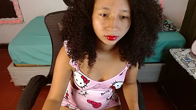 Skinny  hott online show from March 4, 1:39 pm