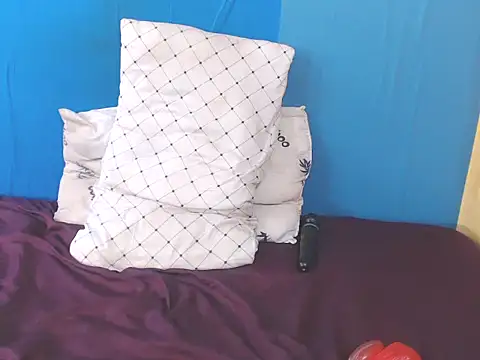 HotChocolateTea online show from April 20, 10:55 pm