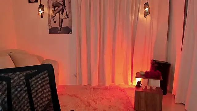 IsabellaLux  online show from June 18, 5:28 pm