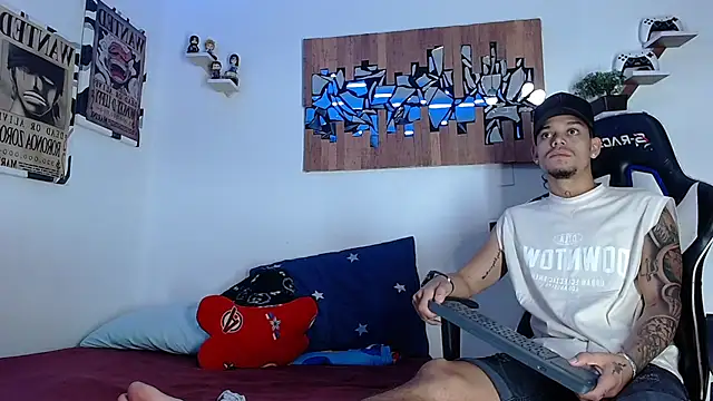 AdamsDvi online show from April 10, 2:22 pm