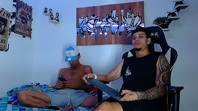 AdamsDvi online show from April 19, 11:07 pm