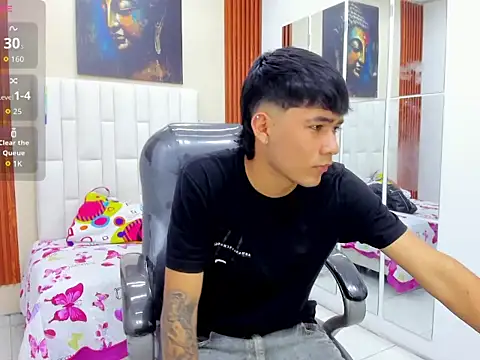 Snapshot of Thiago_collinss chatting on May 26, 10:17 pm Thiago collinss online show from May 26, 10:17 pm
