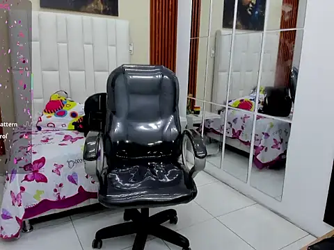Snapshot of Thiago_collinss chatting on May 29, 9:57 pm Thiago collinss online show from May 29, 9:57 pm