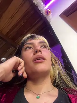 Sara 92 online show from April 28, 6:02 pm