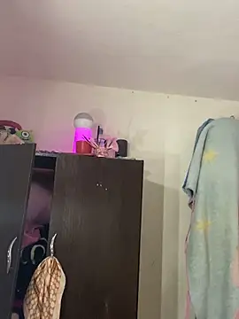 kisscherry8 online show from April 22, 5:10 am