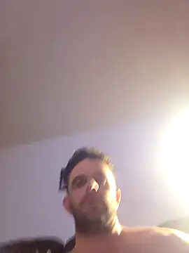 Snapshot of kevenle89 chatting on February 25, 10:30 pm kevenle89 online show from February 25, 10:30 pm