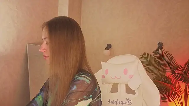 Bella McKenzie online show from March 6, 1:24 am