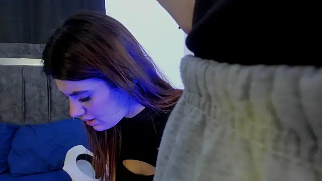 Bella and Mariana online show from March 5, 12:12 pm