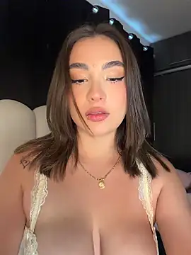SamanthaValmont online show from May 23, 9:41 pm