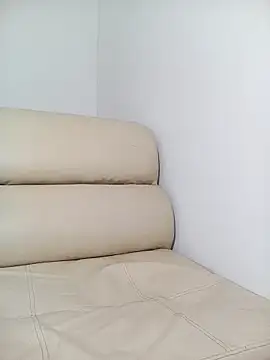 Snapshot of TinnaPeyton chatting on March 2, 7:43 pm TinnaPeyton online show from March 2, 7:43 pm