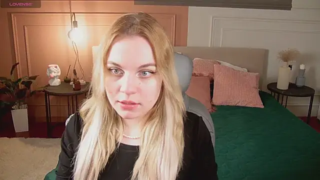 Glow Margo online show from April 23, 1:07 am