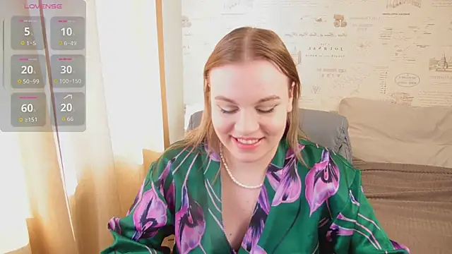 Snapshot of Glow_Margo chatting on July 24, 2:31 am Glow Margo online show from July 24, 2:31 am