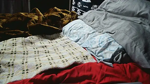 junio7382 online show from March 11, 8:53 am